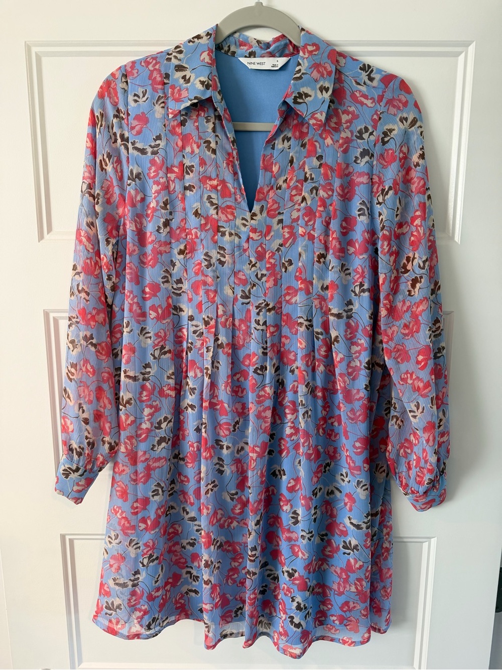 Nine West Sky Blue Floral Tunic with Pink and Brown Accents